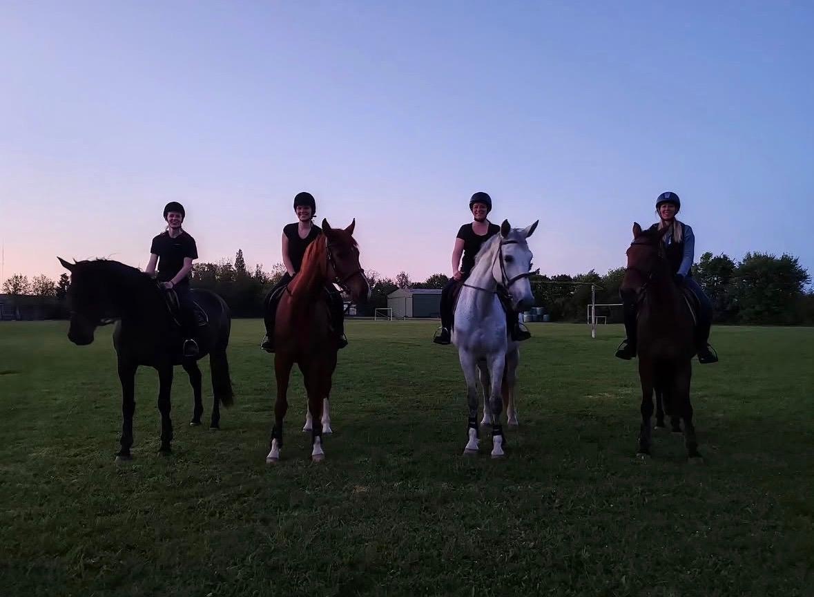 option équitation lycée établières